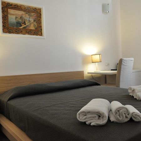Rooms And Breakfast Zefiro 圣维托罗卡波 外观 照片