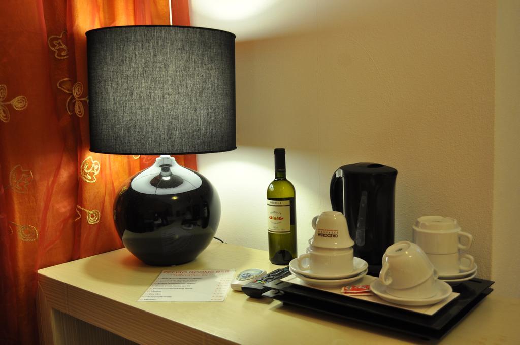 Rooms And Breakfast Zefiro 圣维托罗卡波 客房 照片