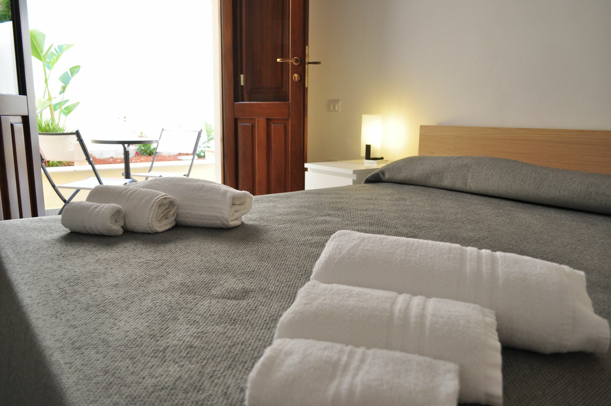 Rooms And Breakfast Zefiro 圣维托罗卡波 外观 照片